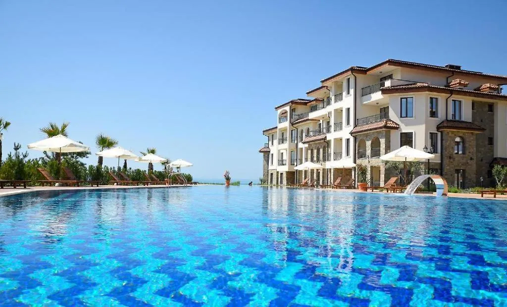 Burgas Beach Resort Apartments מלון דירות