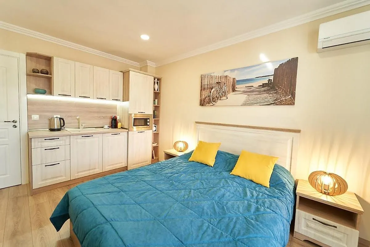 Burgas Beach Resort Apartments 3*,