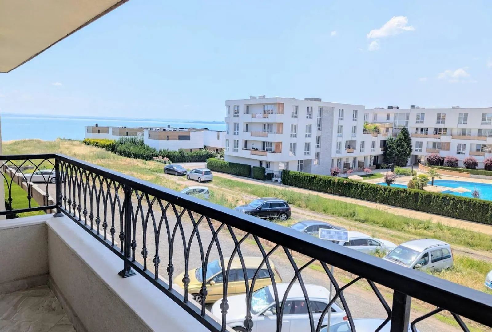 Burgas Beach Resort Apartments 3*,